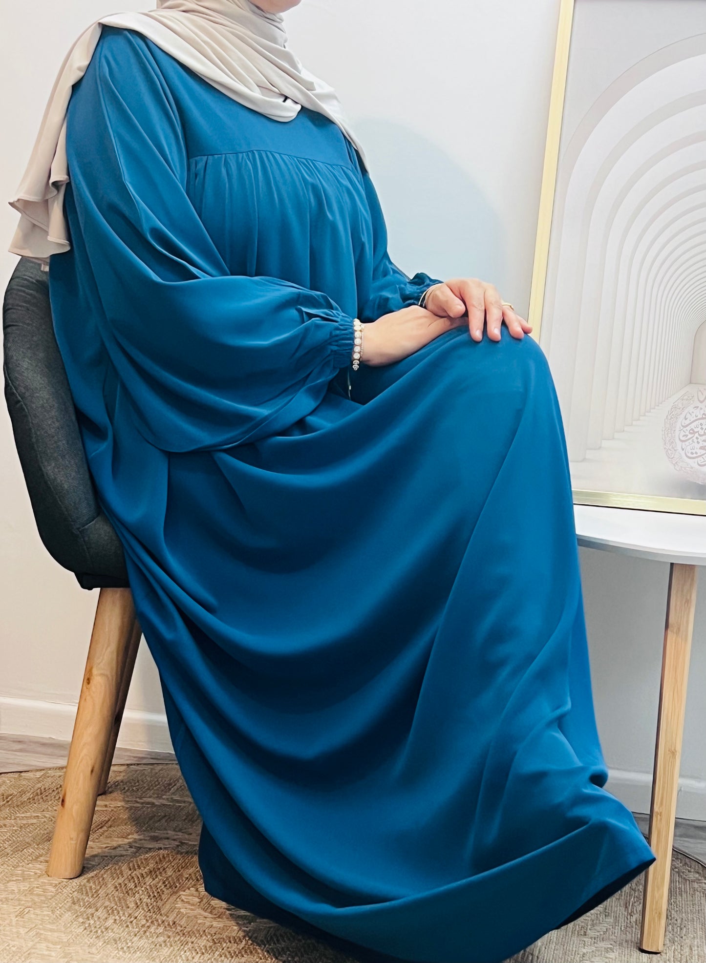 Abaya Manche Ballon – Allure et Sophistication
