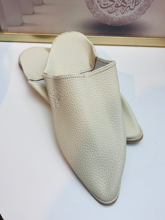 Babouche Artisanal – Confort et Savoir-Faire Authentique